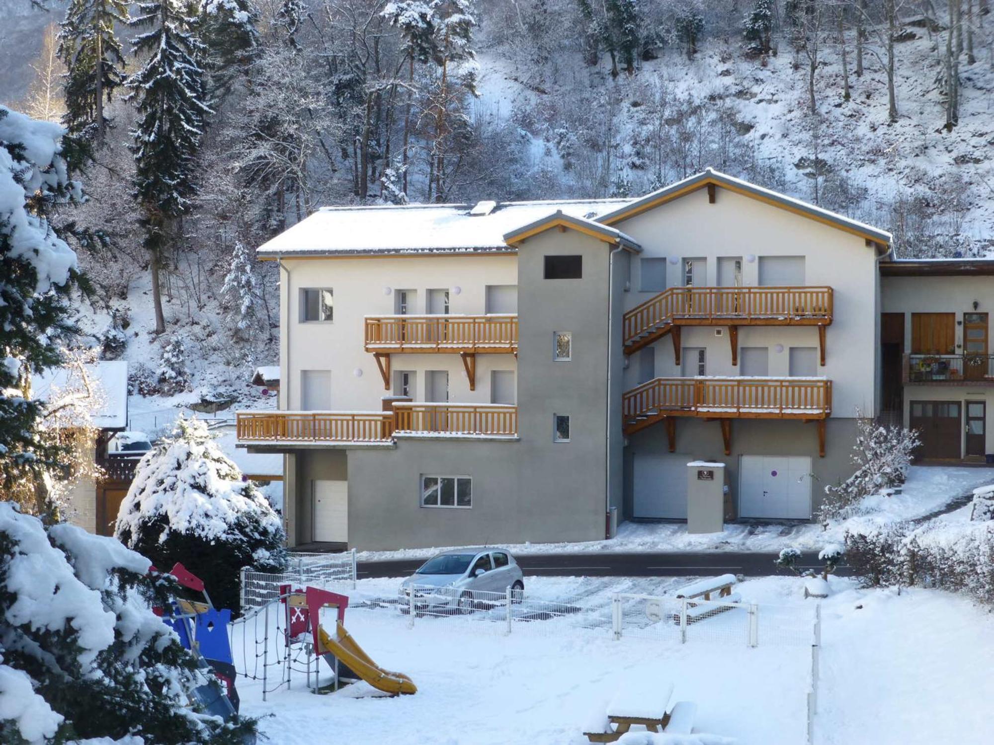 Appartement Neuf 2* Au Centre De Brides Avec Terrasse, Proche Telecabines Et Commerces - Fr-1-512-41 Exterior photo