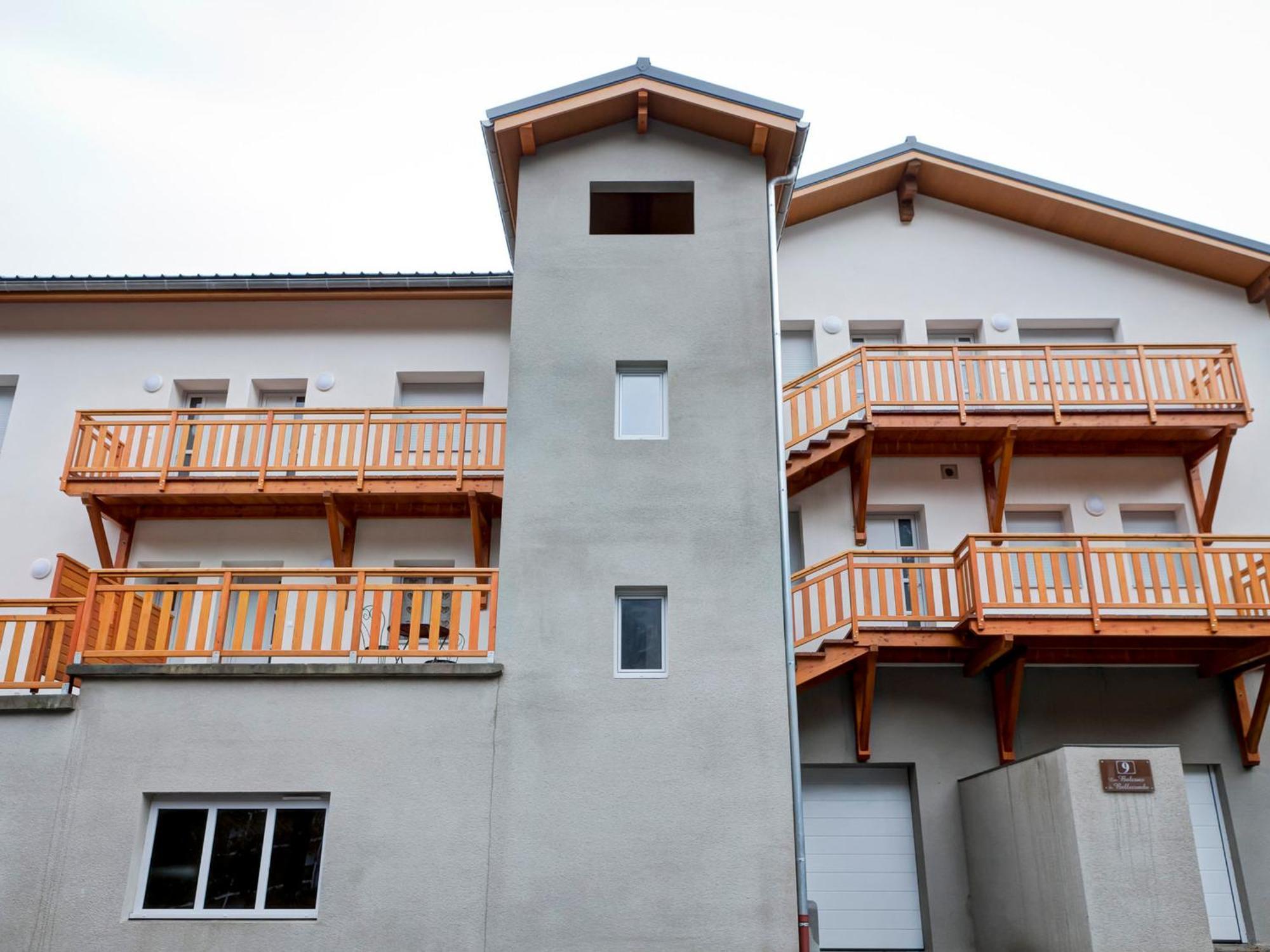 Appartement Neuf 2* Au Centre De Brides Avec Terrasse, Proche Telecabines Et Commerces - Fr-1-512-41 Exterior photo